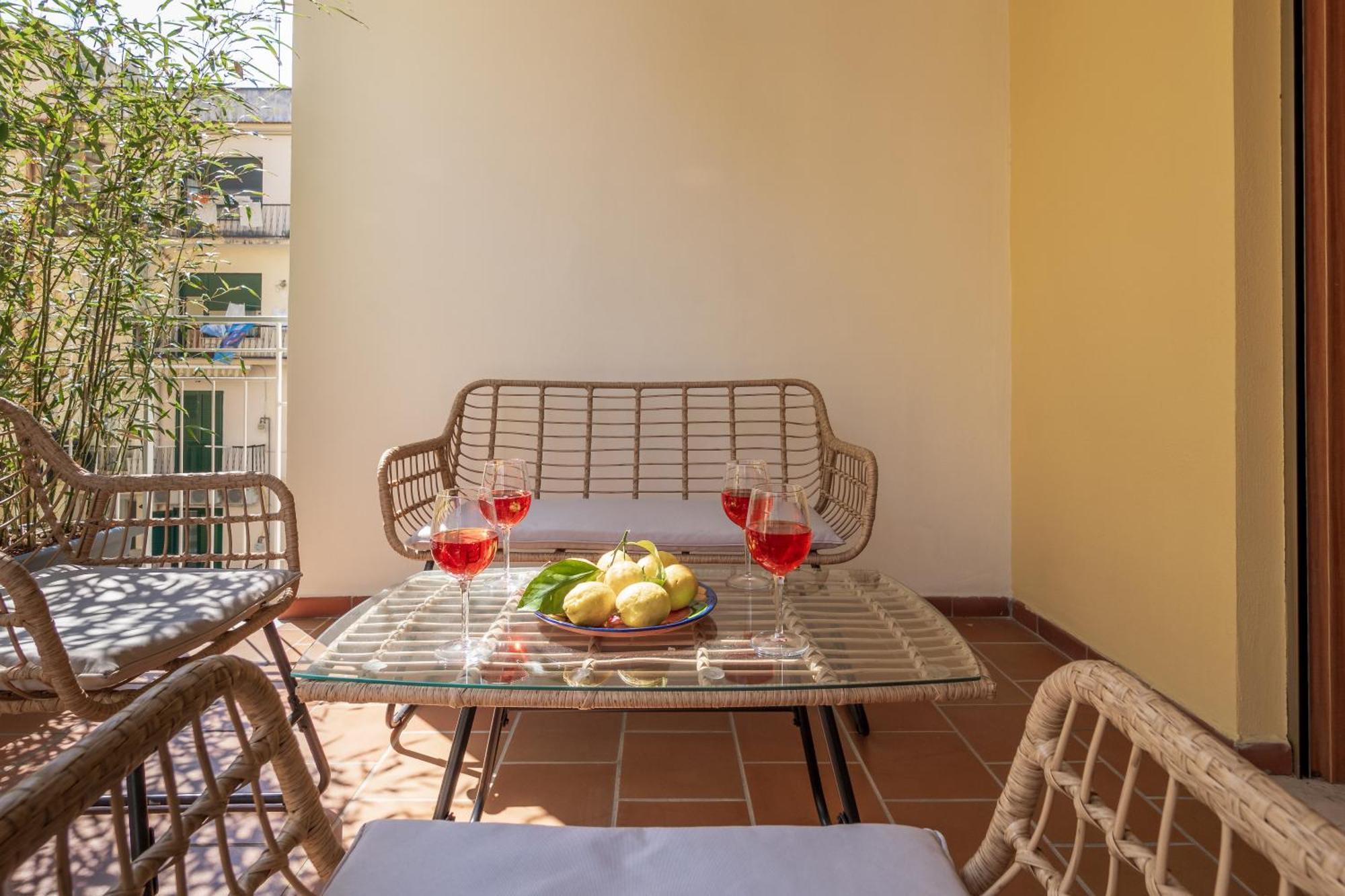 Surya House - Elegant Apartment In Sorrento Eksteriør billede